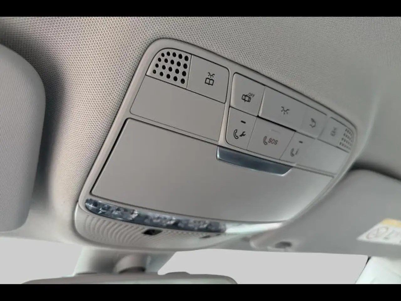 Mercedes-Benz C 180 Berline — photo 24 sur 36