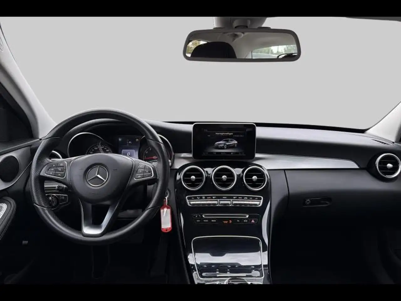 Mercedes-Benz C 180 Berline — photo 13 sur 36