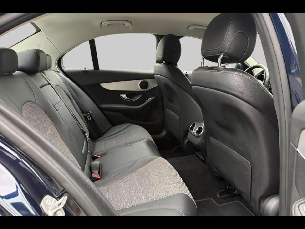 Mercedes-Benz C 180 Berline — photo 18 sur 36