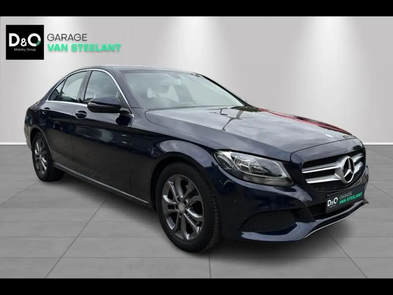 Mercedes-Benz C 180 Berline — photo 3 sur 36