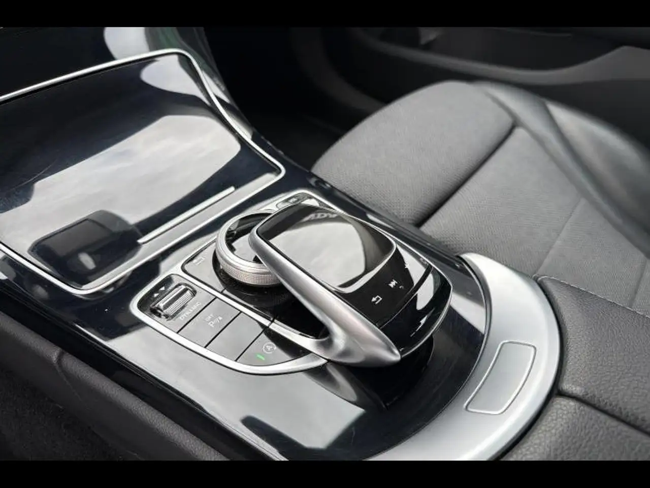 Mercedes-Benz C 180 Berline — photo 23 sur 36