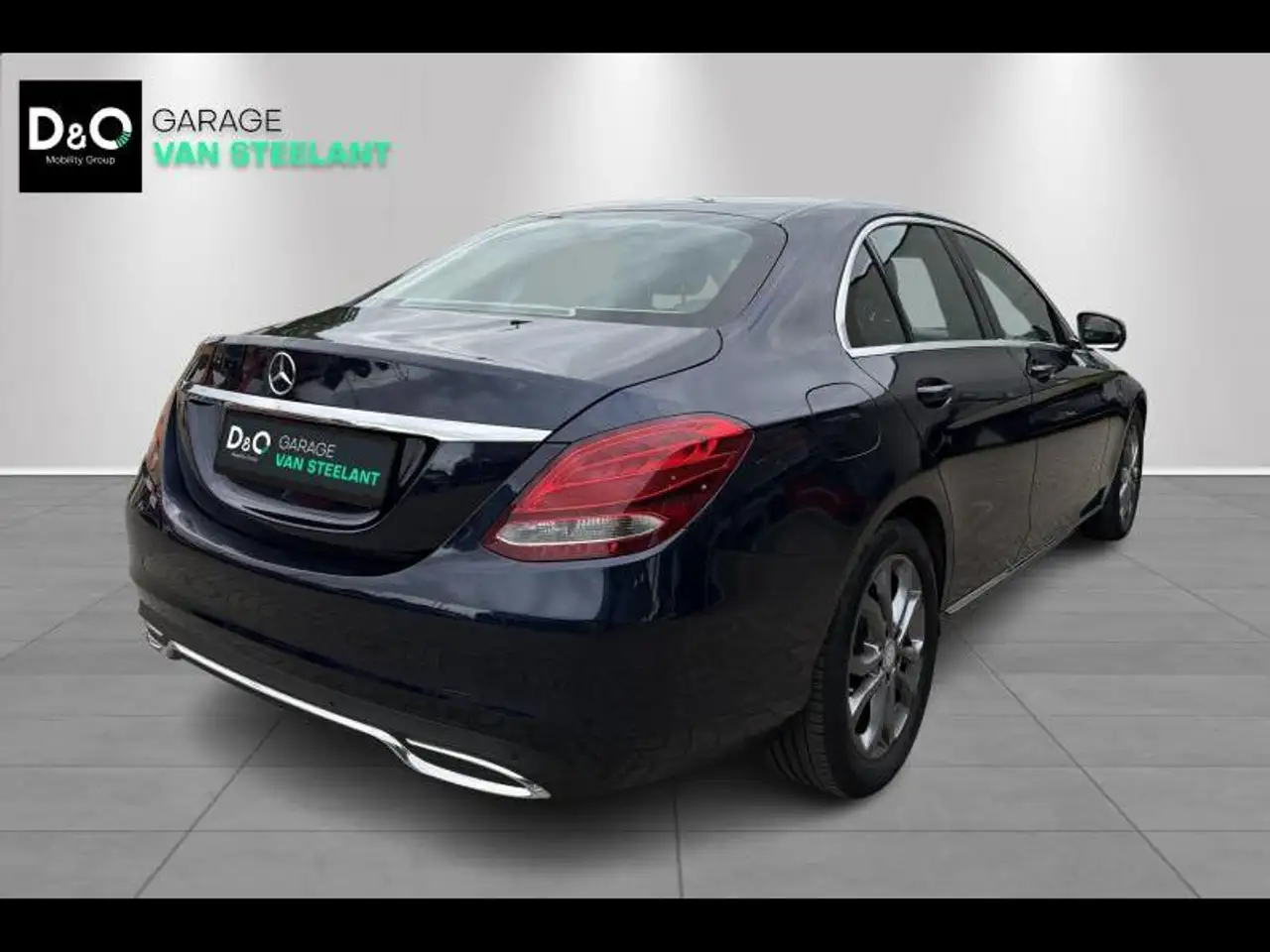 Mercedes-Benz C 180 Berline — photo 4 sur 36