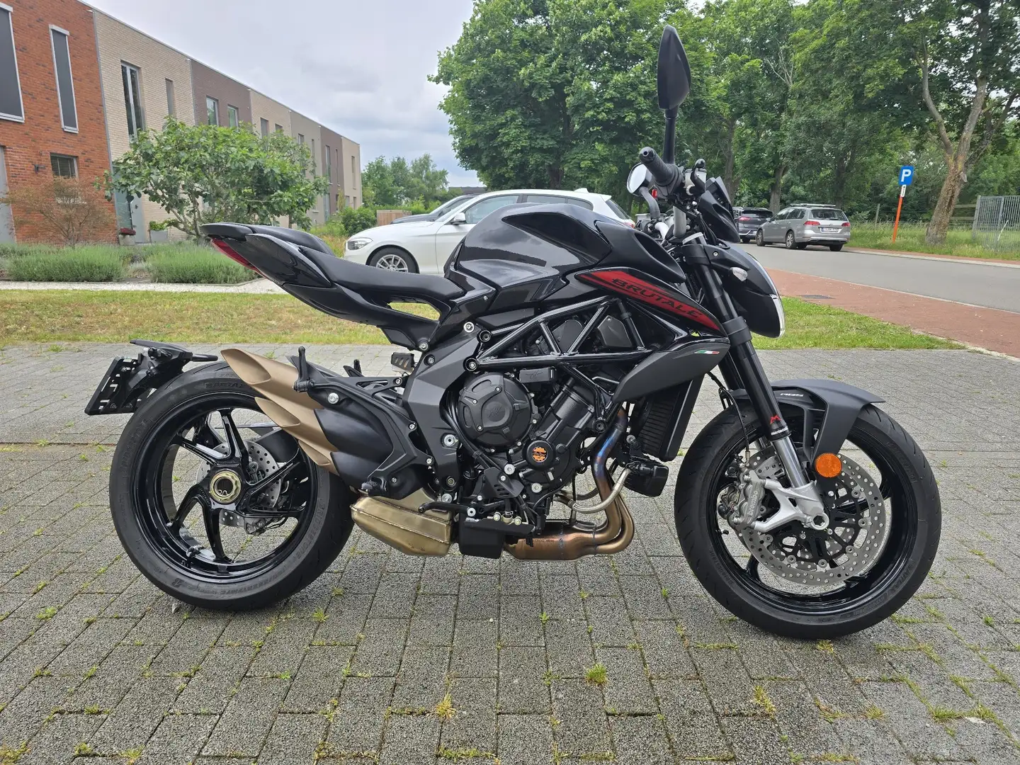 MV Agusta Brutale 800 R van 2024 met maar 200 kms! Noir - 2
