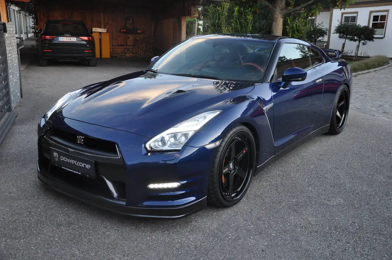 Nissan GT-R