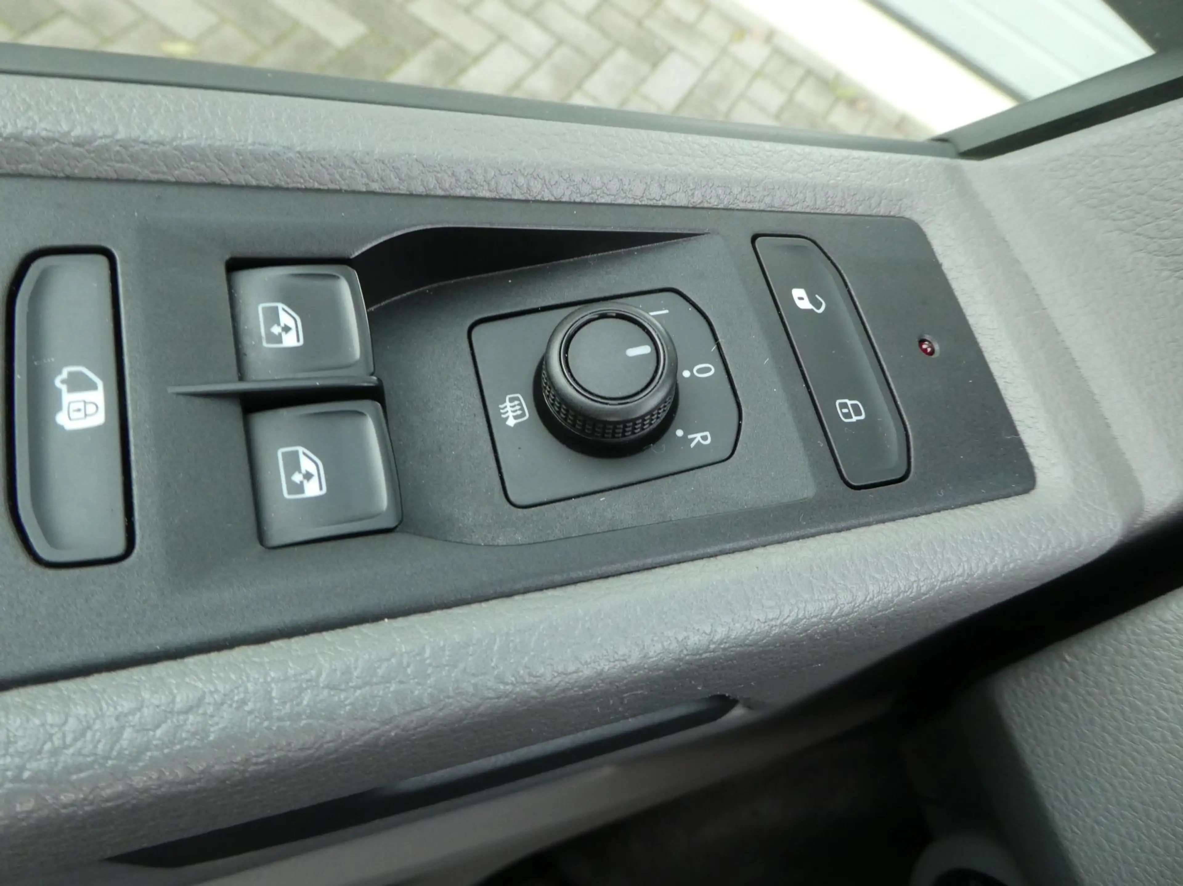 Volkswagen Transporter 2.0 TDI L2H1 150 pk automaat , 3 zits , trekhaak — photo 11