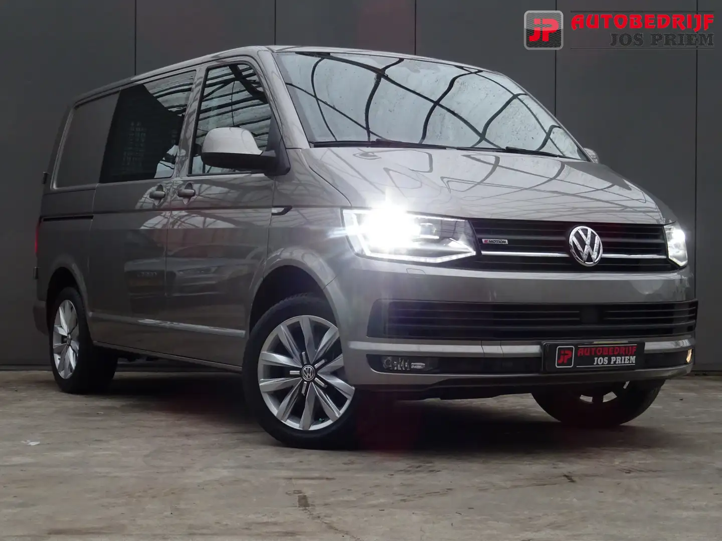 Volkswagen T6 Transporter 2.0 TDI L1H1 4Motion Highline * CARPLAY * LEER * C Gri - 2