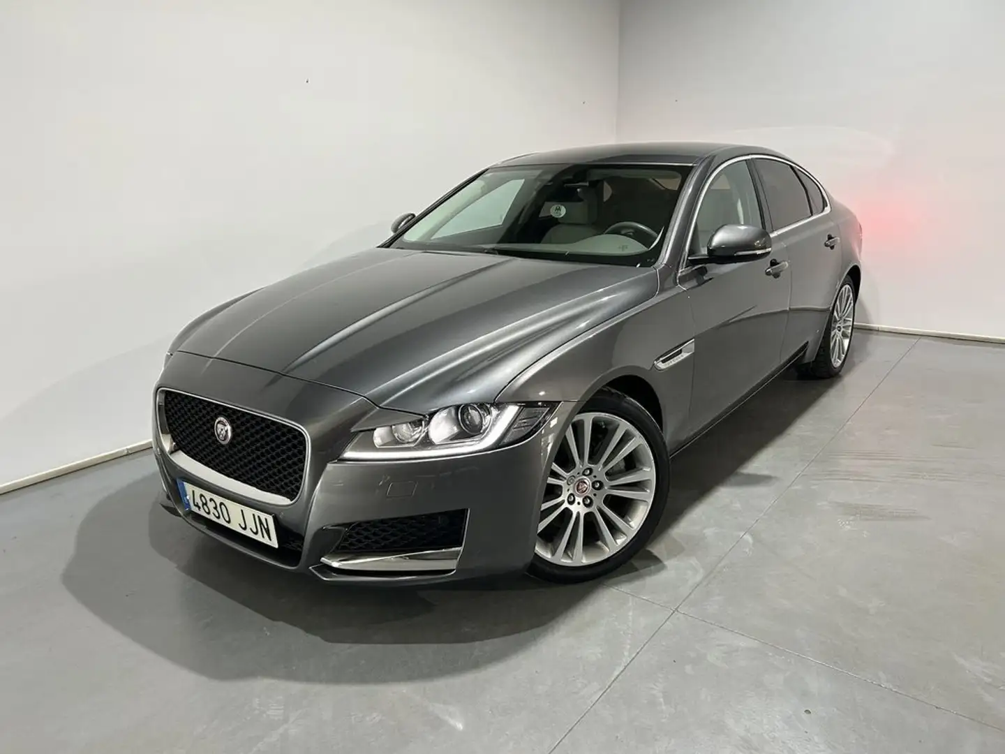 Jaguar XF 2.0i4D Prestige Aut. 180 Burdeos - 1