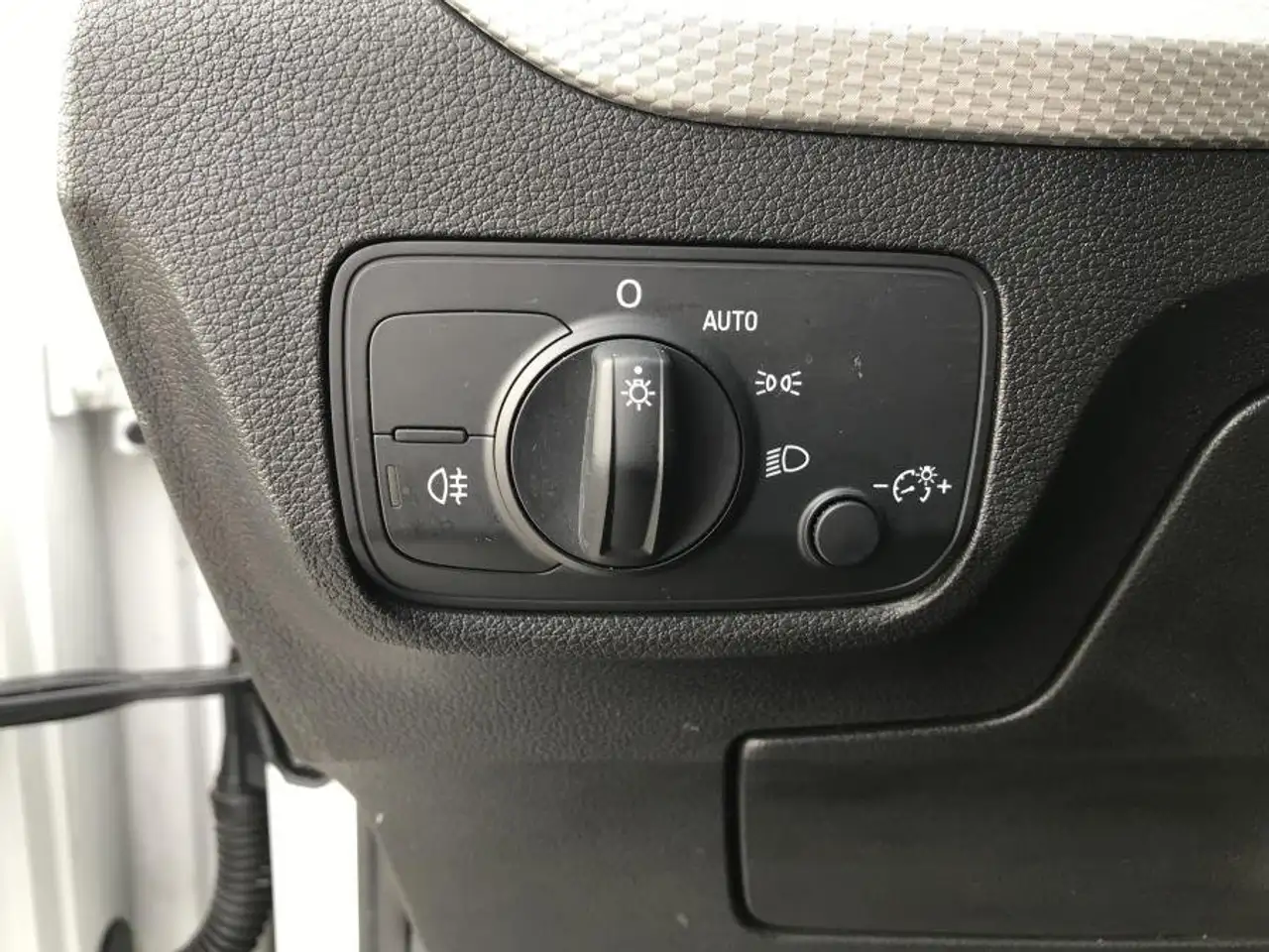 Audi Q2 35 TFSI S-Tronic Business Advanced NAVI+FULL LED+CAMERA 17