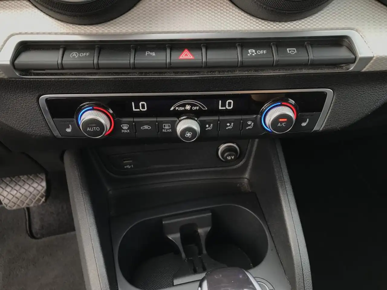 Audi Q2 35 TFSI S-Tronic Business Advanced NAVI+FULL LED+CAMERA 14