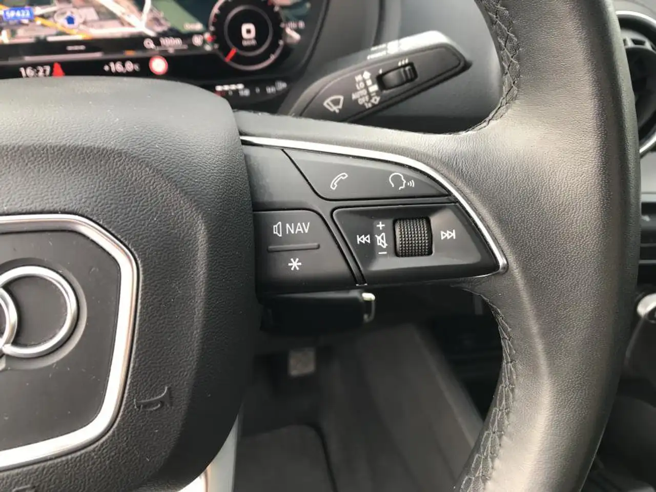 Audi Q2 35 TFSI S-Tronic Business Advanced NAVI+FULL LED+CAMERA 18