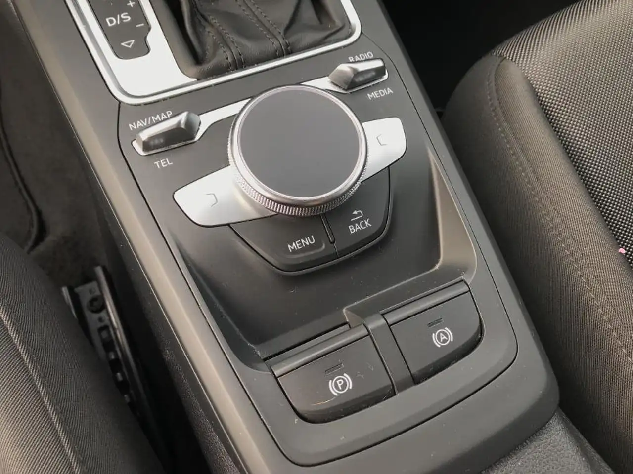 Audi Q2 35 TFSI S-Tronic Business Advanced NAVI+FULL LED+CAMERA 16