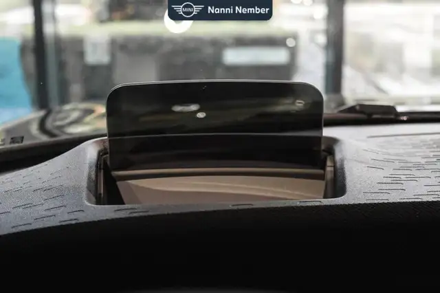 Mini Hatch view 10