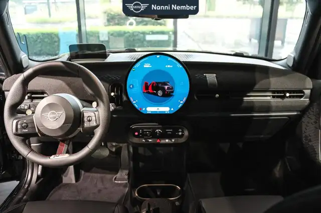 Mini Hatch view 11