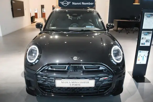Mini Hatch view 2