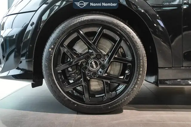 Mini Hatch view 7