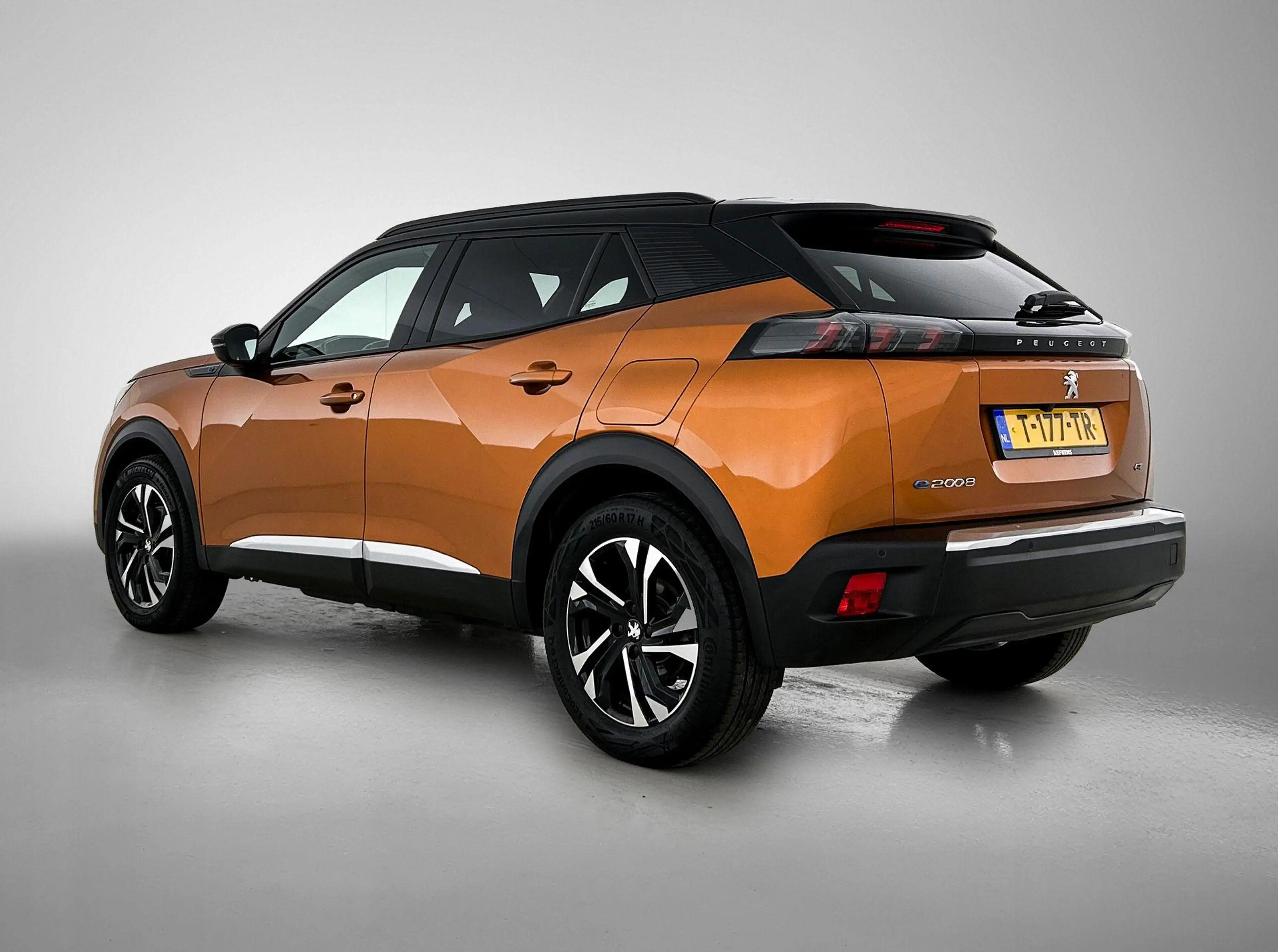 Peugeot e-2008 SUV EV GT 50 kWh 136pk | Accu 96% | Navigatie | Ac — photo 3