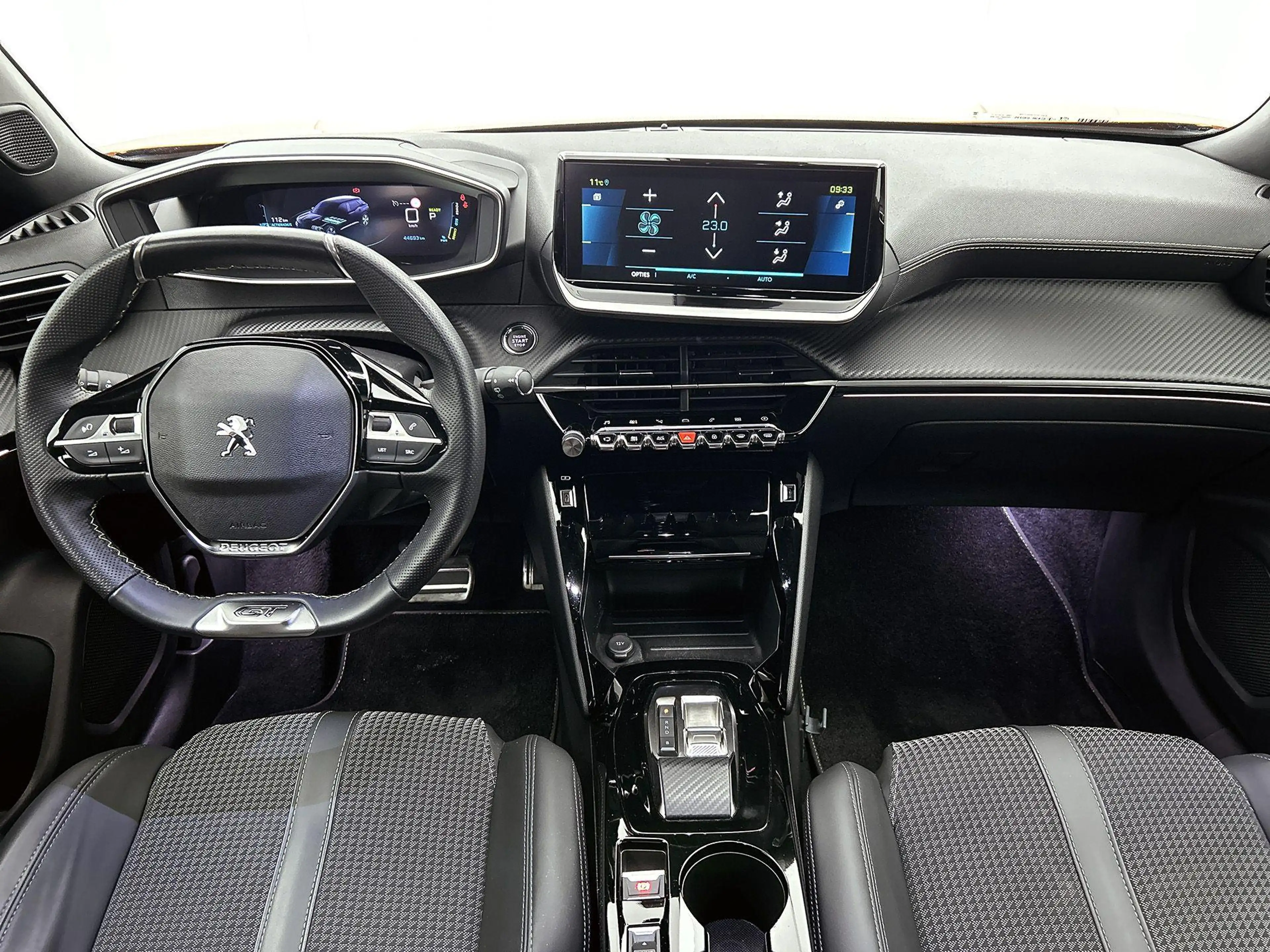 Peugeot e-2008 SUV EV GT 50 kWh 136pk | Accu 96% | Navigatie | Ac — photo 13