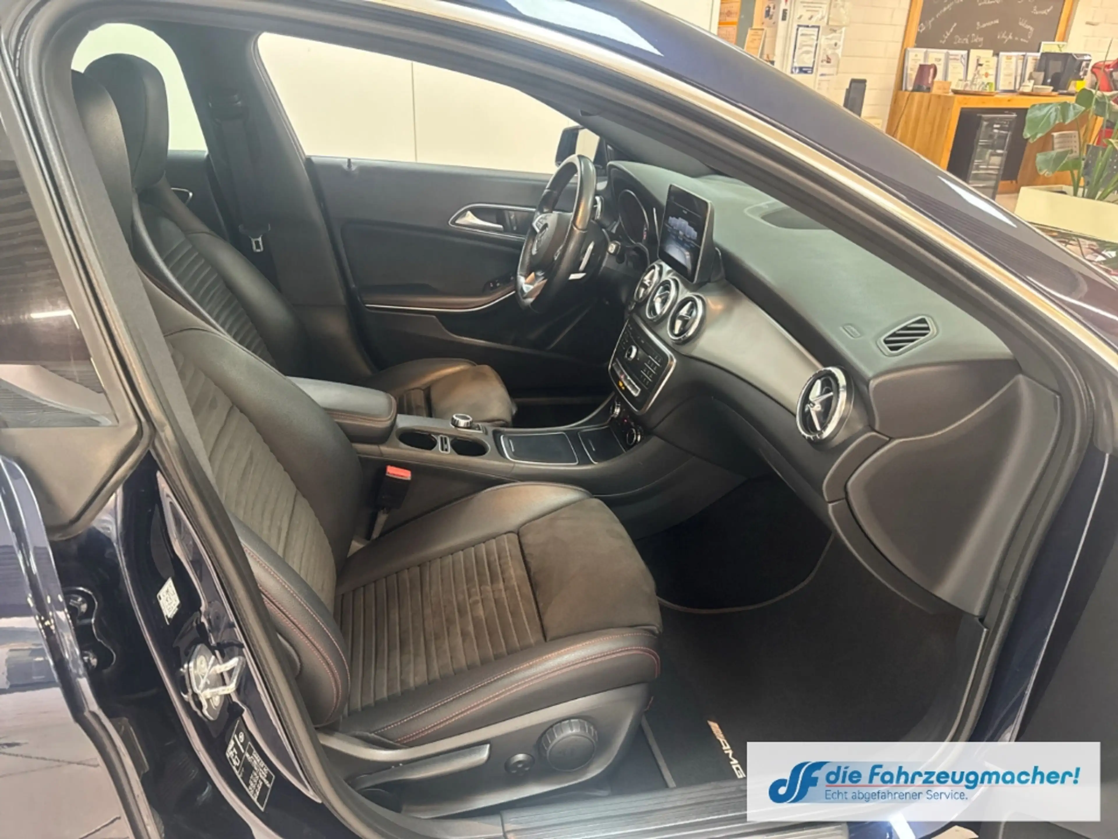 Mercedes-Benz CLA 180 AMG Sportpaket Navi LED *EXPORT — photo 11