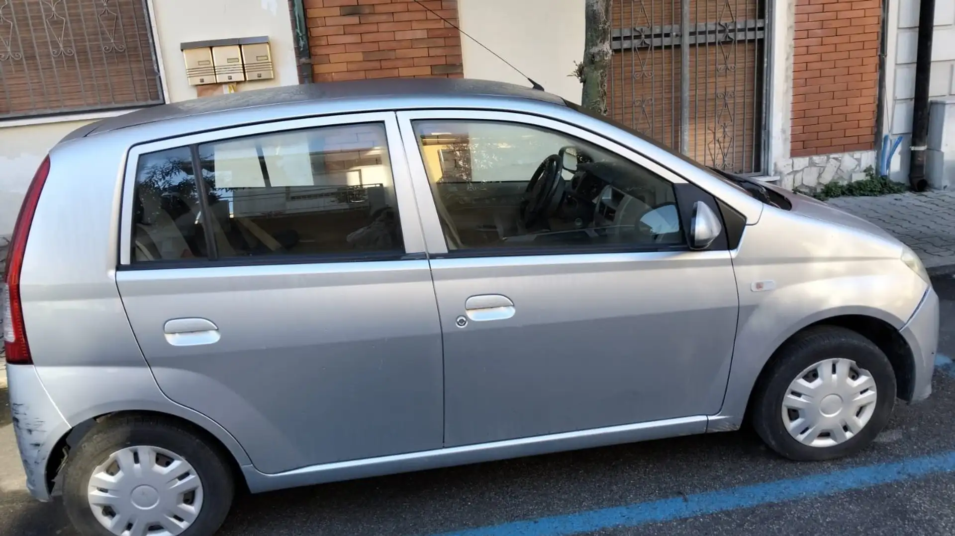 Daihatsu Cuore Cuore 5p 1.0 12v SX Argintiu - 1