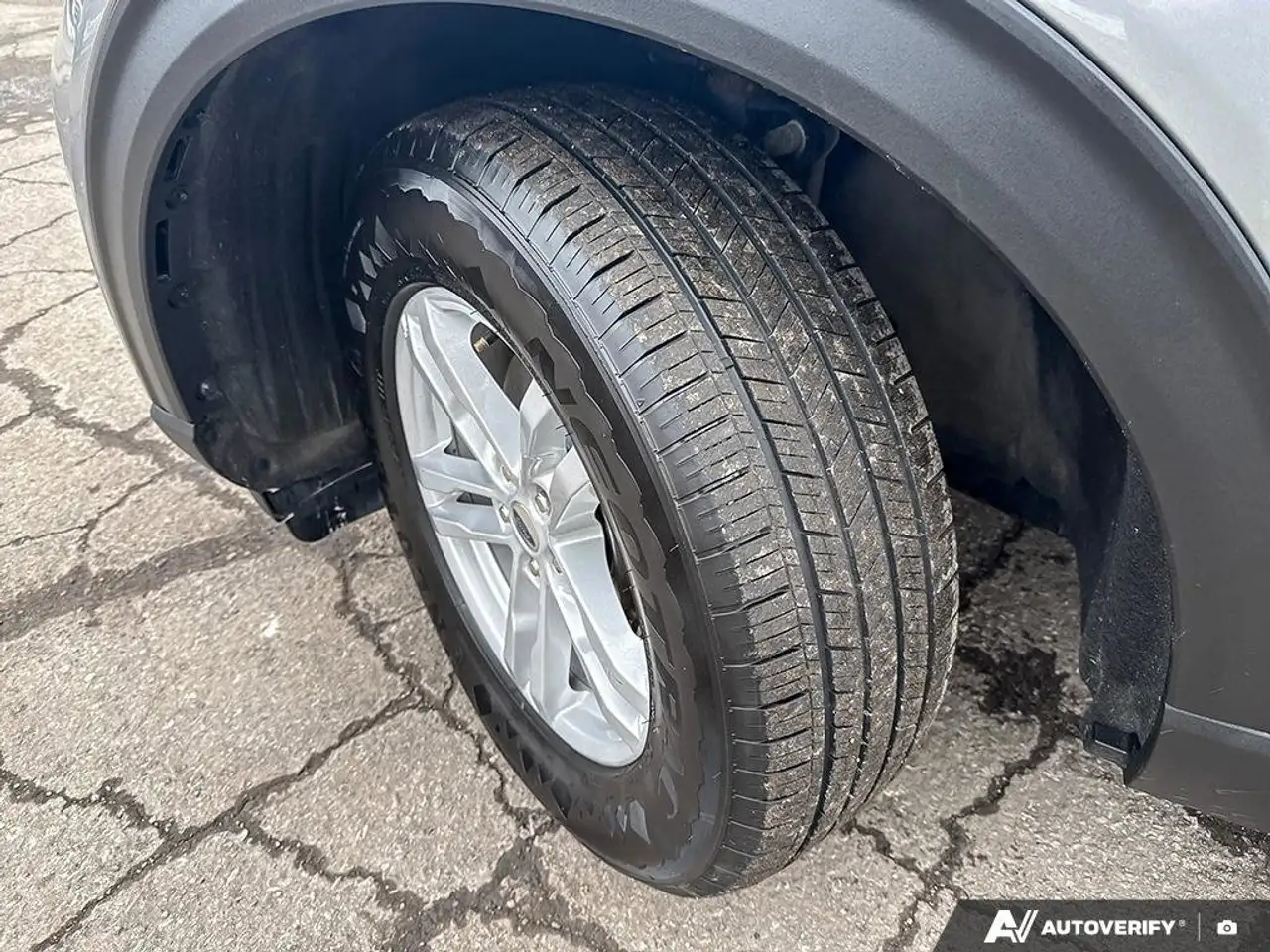 Ford Explorer снимка Ford Explorer