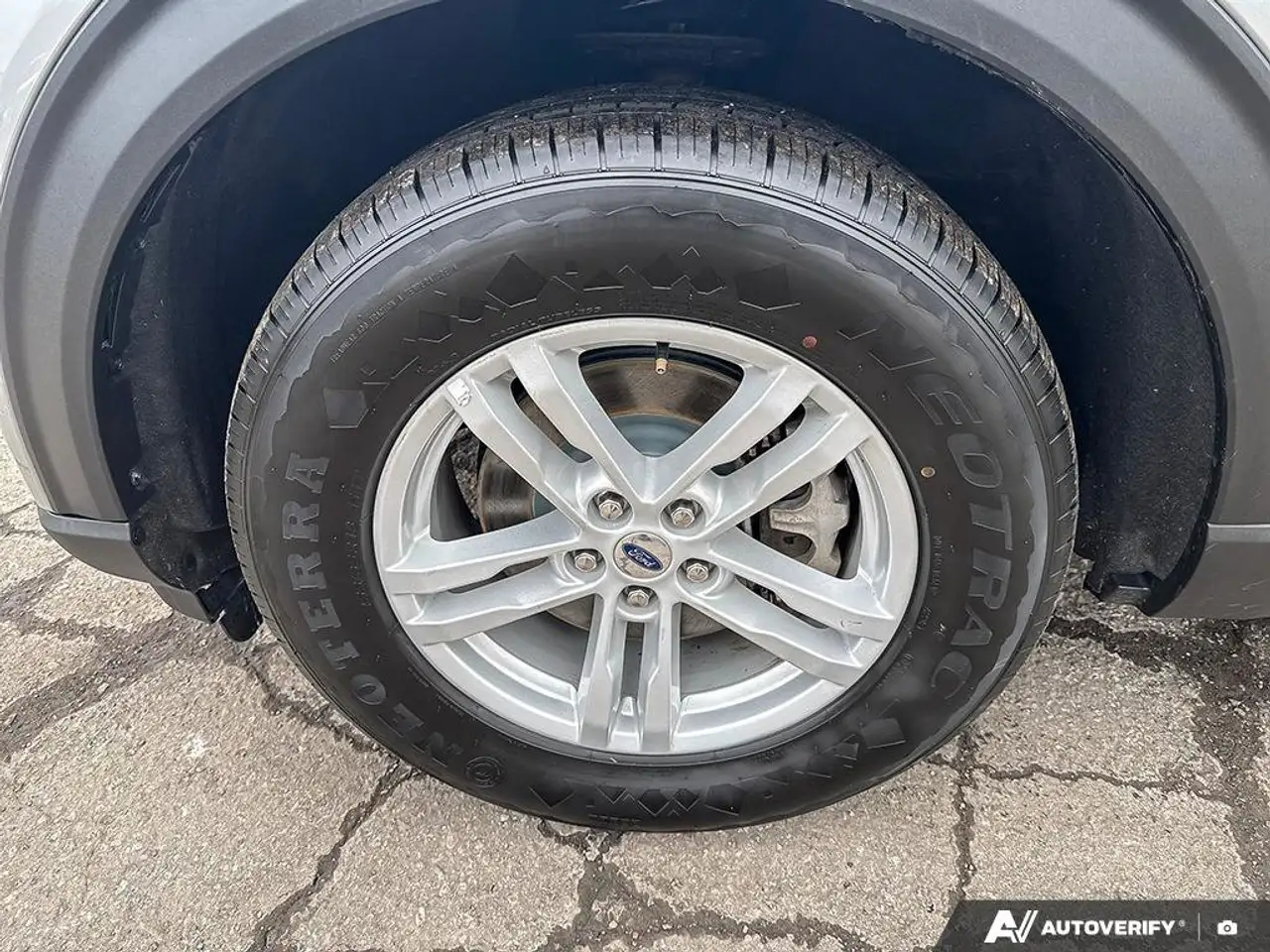 Ford Explorer снимка Ford Explorer