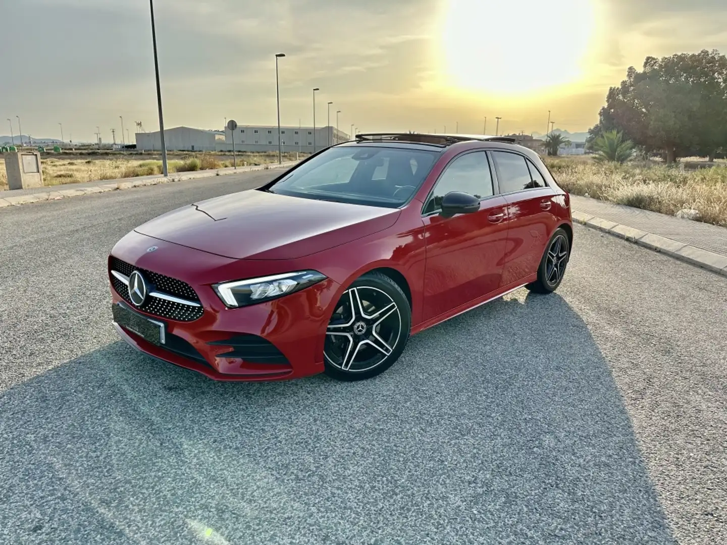 Mercedes-Benz A 180 180d 7G-DCT crvena - 1