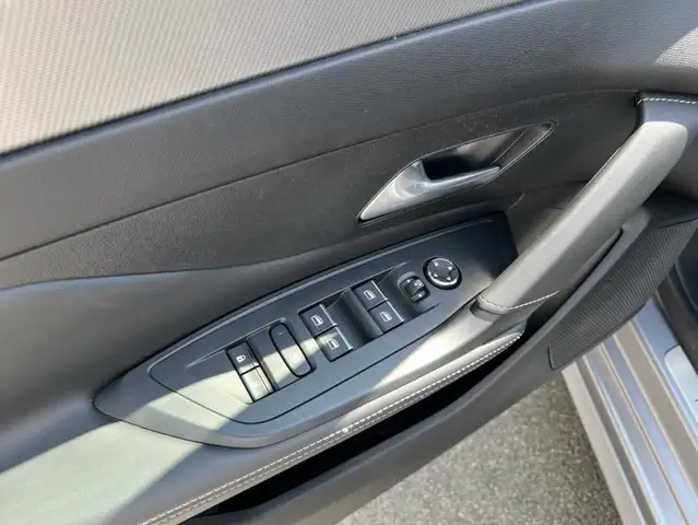 Peugeot 308 view 6