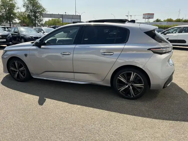 Peugeot 308 view 4