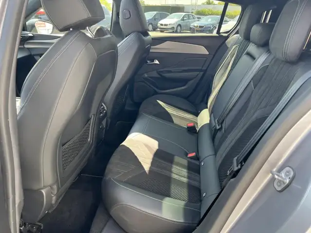 Peugeot 308 view 13
