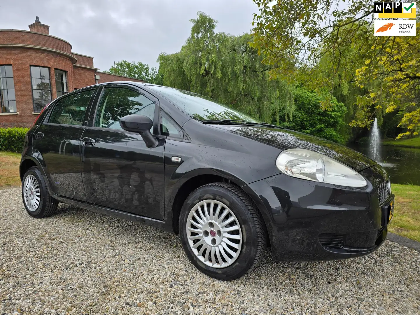 Fiat Grande Punto 1.4 Active 5-deurs AIRCO Schwarz - 1