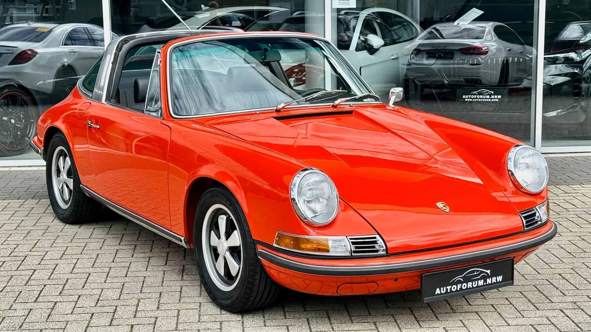 Porsche 911 T 2.4 Targa Ölklappe / restauriert / 1.863km Orange - 1