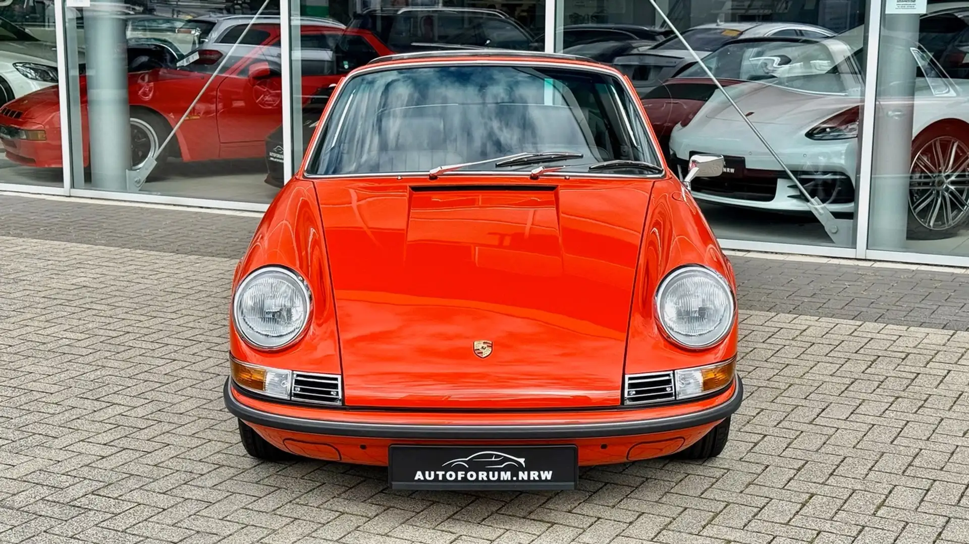 Porsche 911 T 2.4 Targa Ölklappe / restauriert / 1.863km Orange - 2