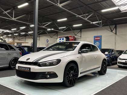 Volkswagen Scirocco 1.4 TSI 122PK Clima Airco Stuurbed. BLACK & WHITE