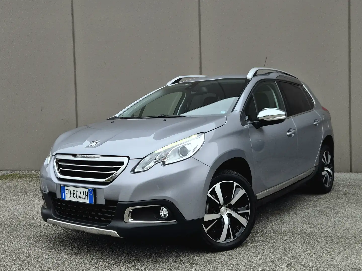 Peugeot 2008 2008 1.6 bluehdi Allure s Silber - 1