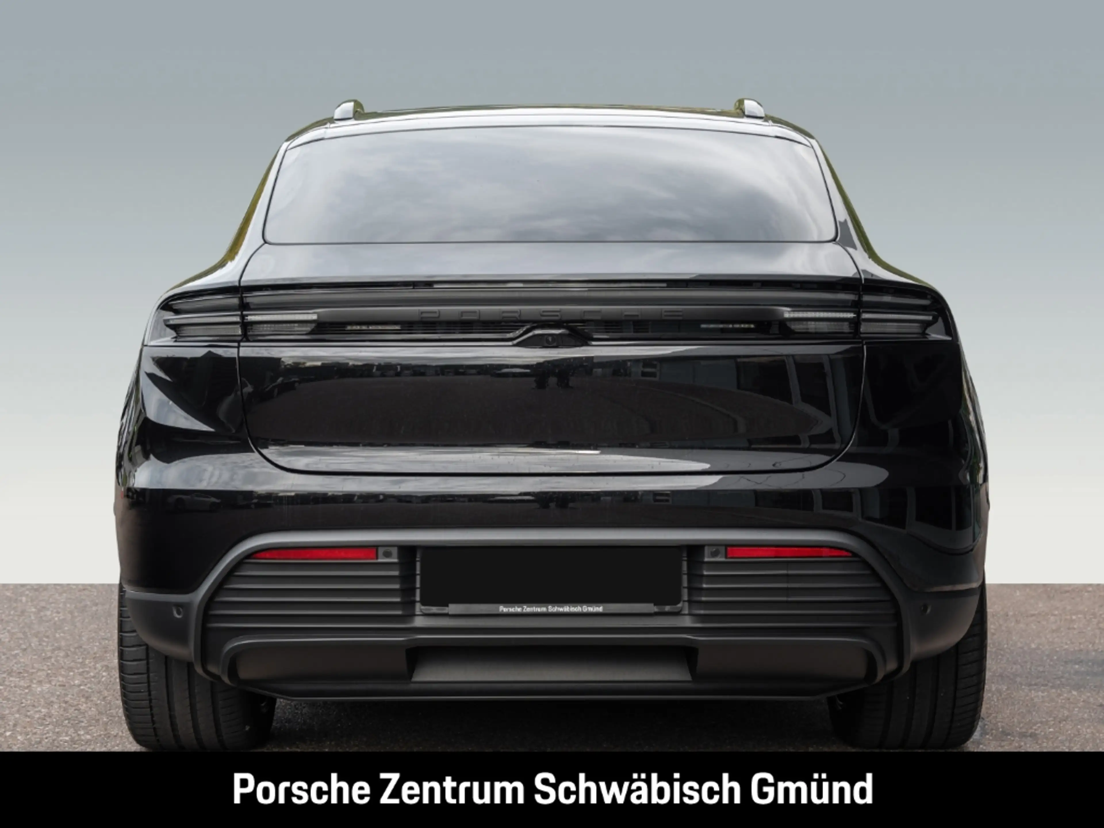 Porsche Macan BOSE Luftfederung PASM 21-Zoll Panorama — photo 13