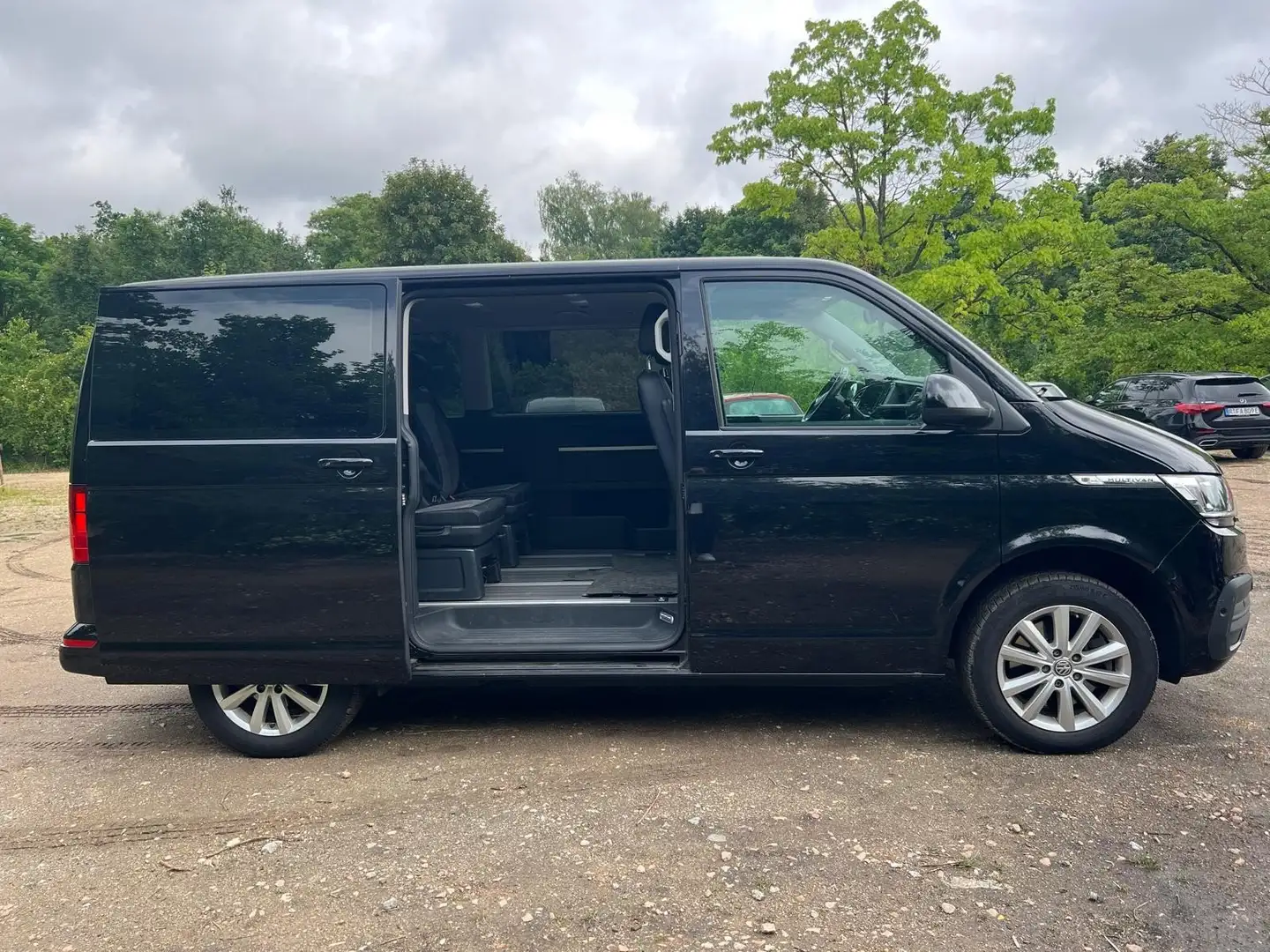 Volkswagen T6.1 Multivan Multivan T6.1 Lang DSG Comfortline Negro - 2