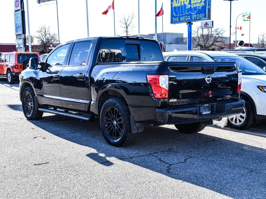 2018 Nissan Titan Crew Cab