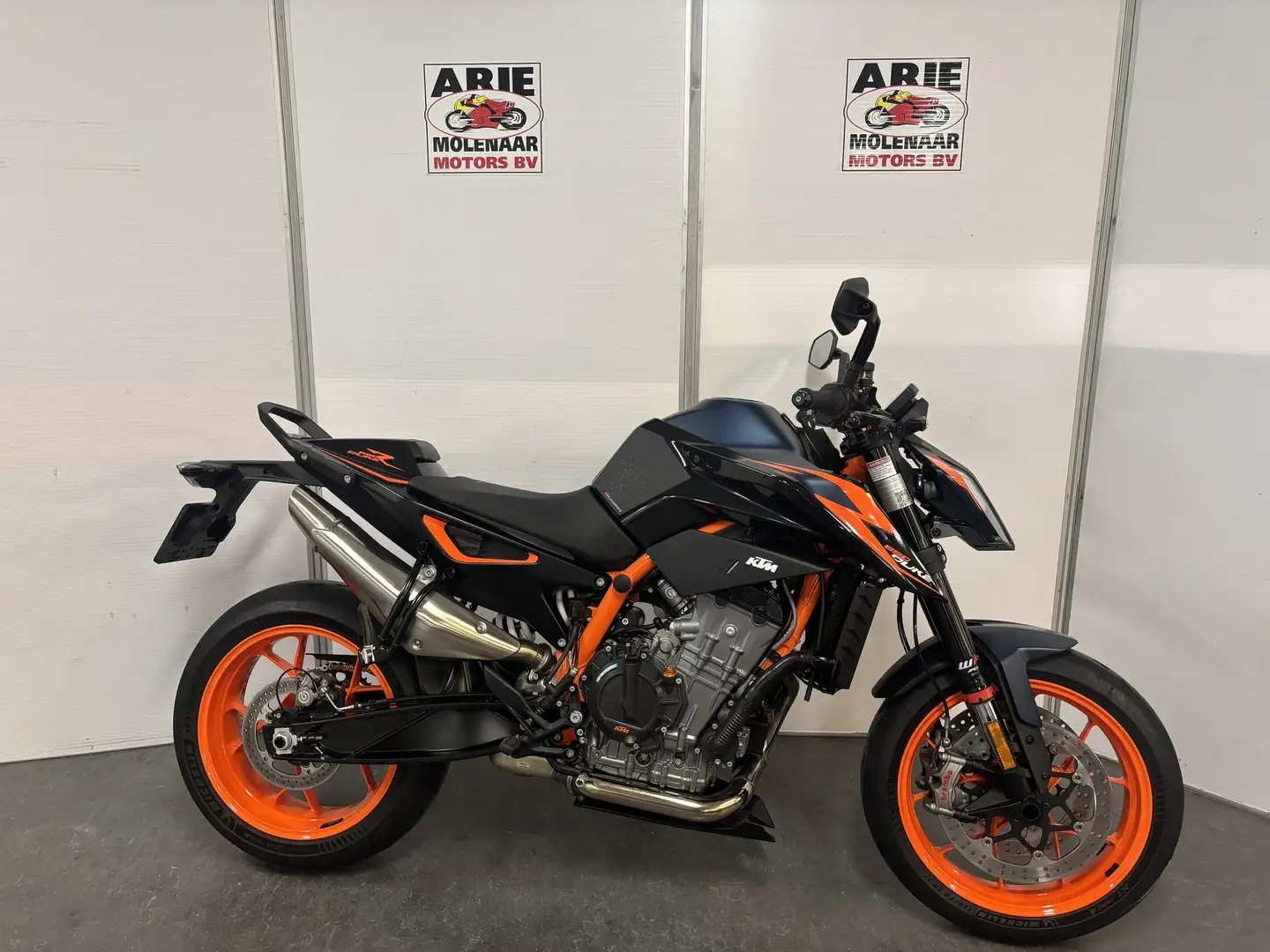 KTM 890 Duke R ABS Negru - 1
