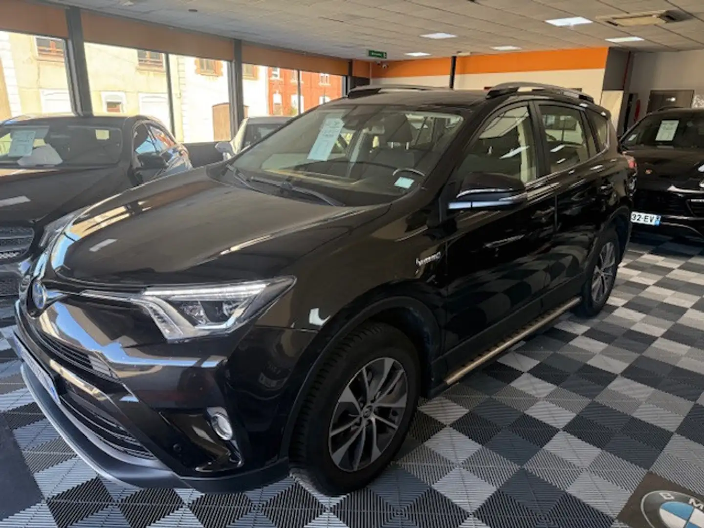 Toyota RAV 4 Design Hybrid Multidrive ECVT Bruin - 2