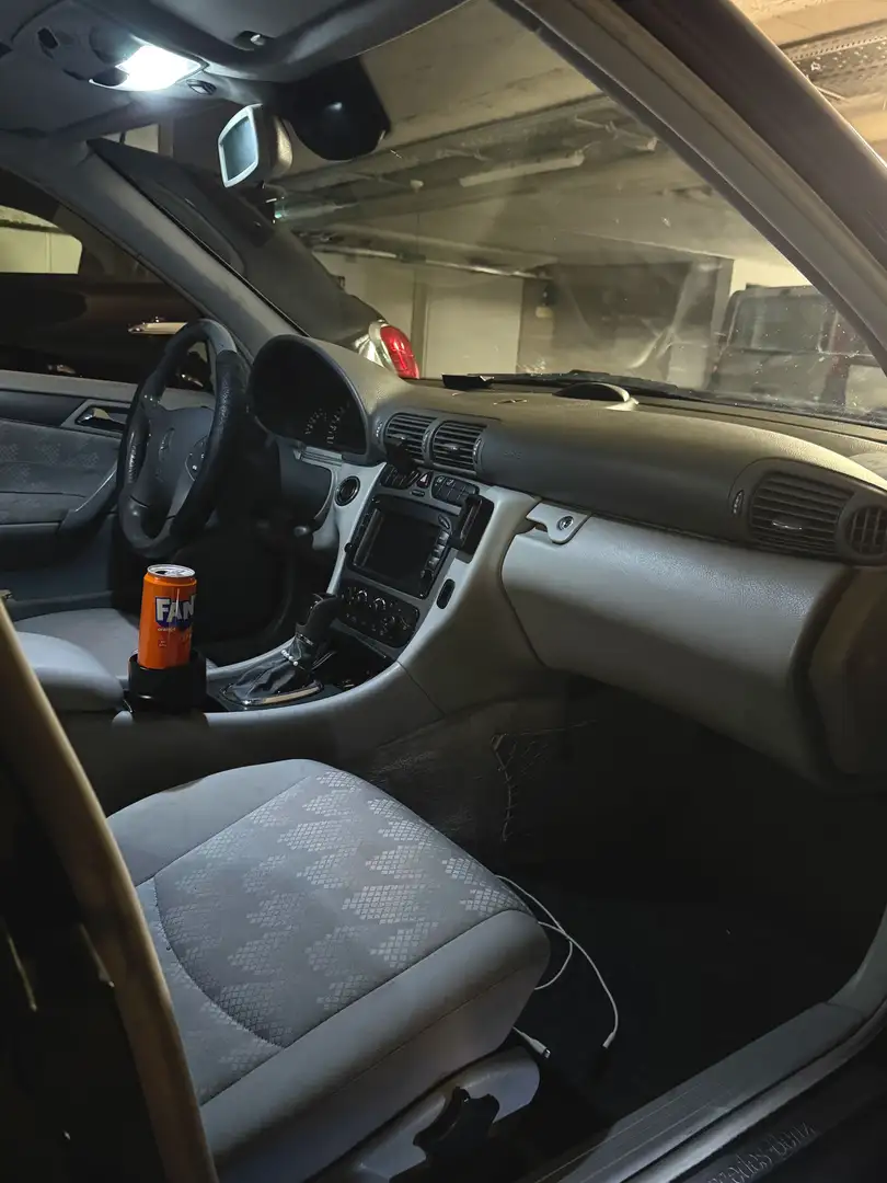 Mercedes-Benz C 200 C 200 Avantgarde CDI Sequentronic Avantgarde Schwarz - 2