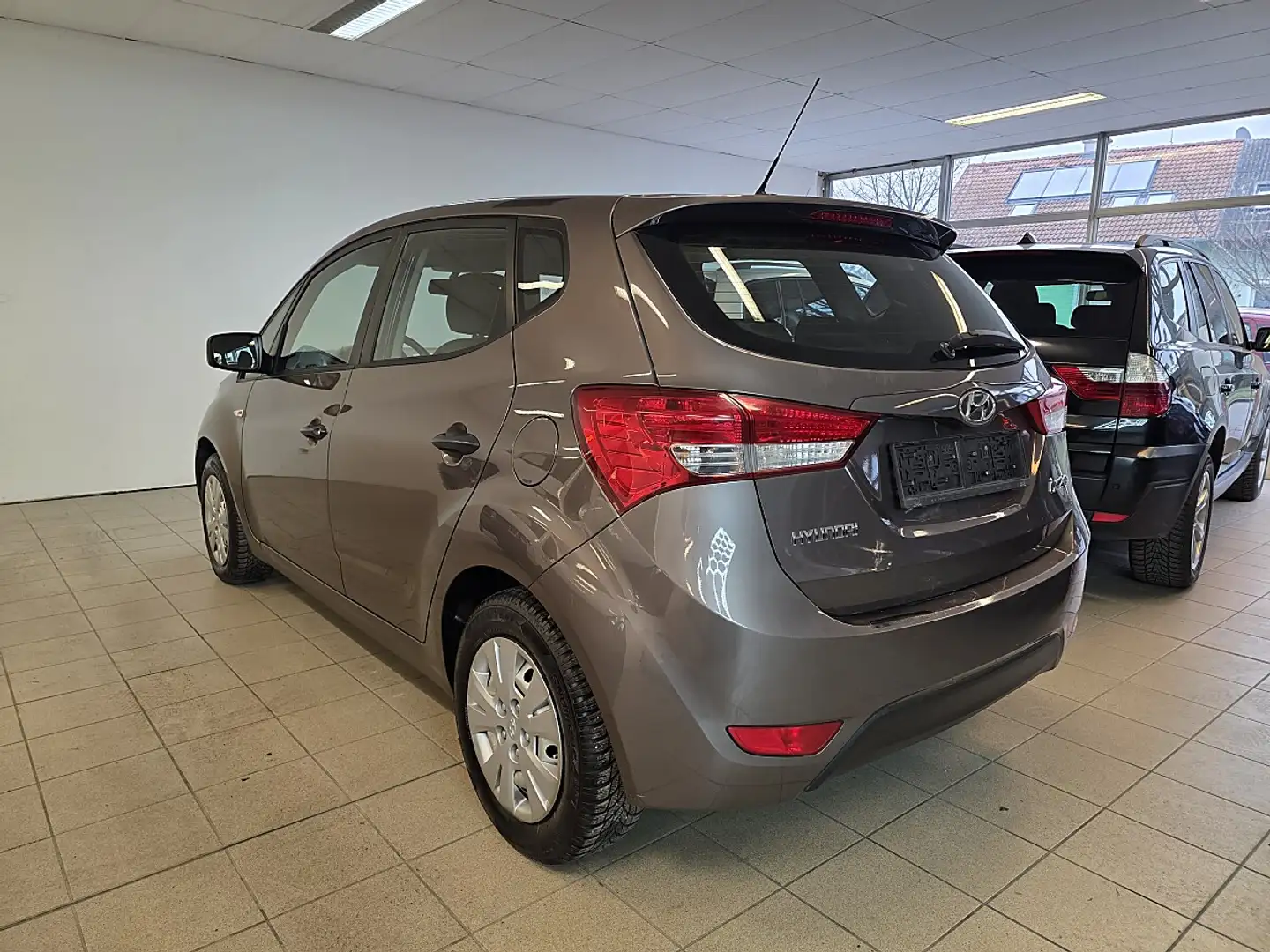 Hyundai iX20 1,4 CVVT Europe Braun - 2