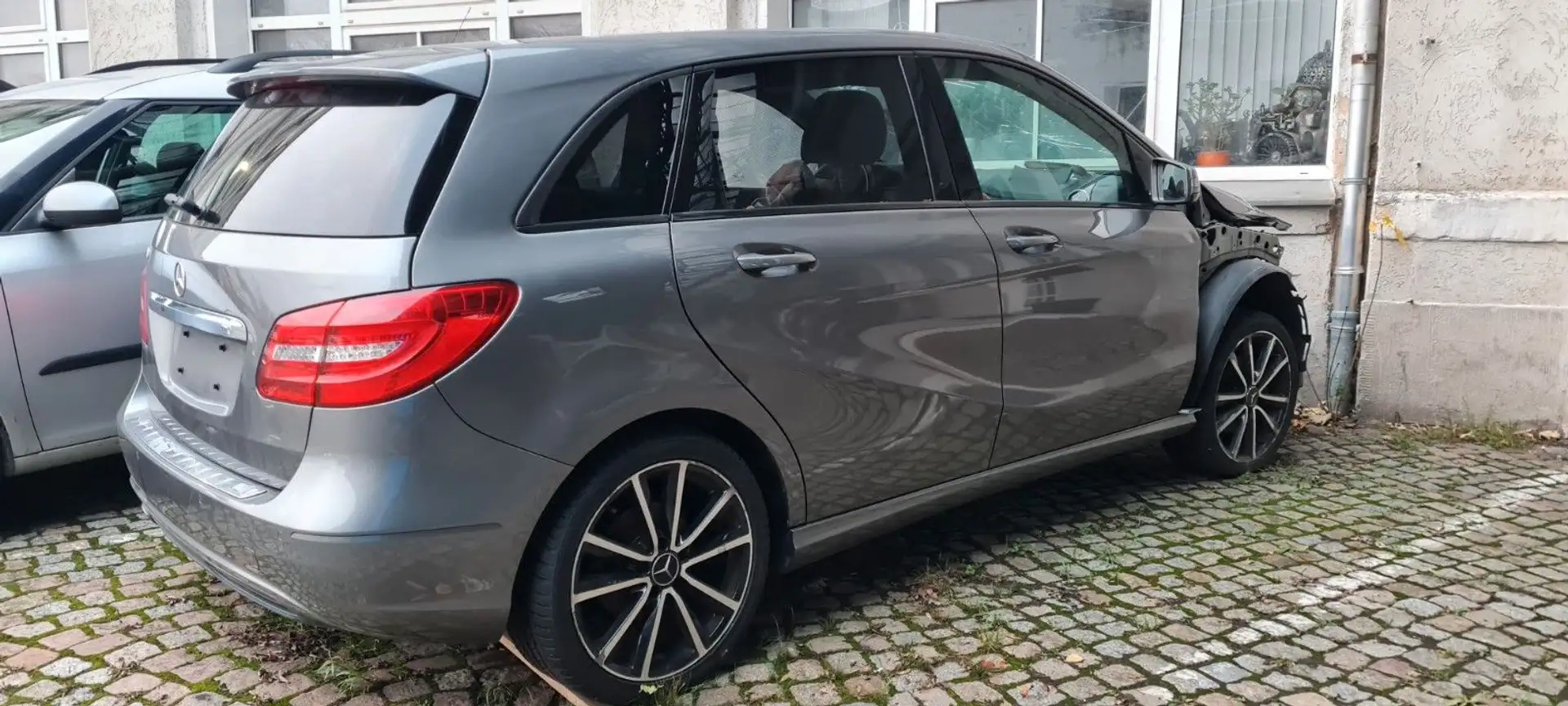 Mercedes-Benz B 200 B -Klasse B 200 Edition 1*Euro5*Unfall* Grau - 1