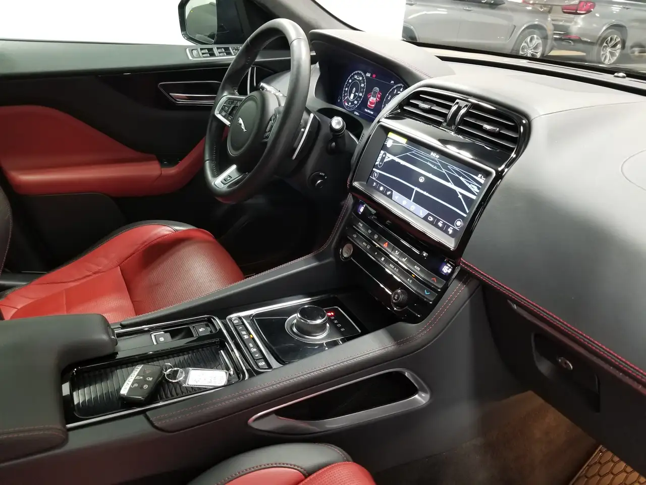 Jaguar F-Pace снимка Jaguar F-Pace