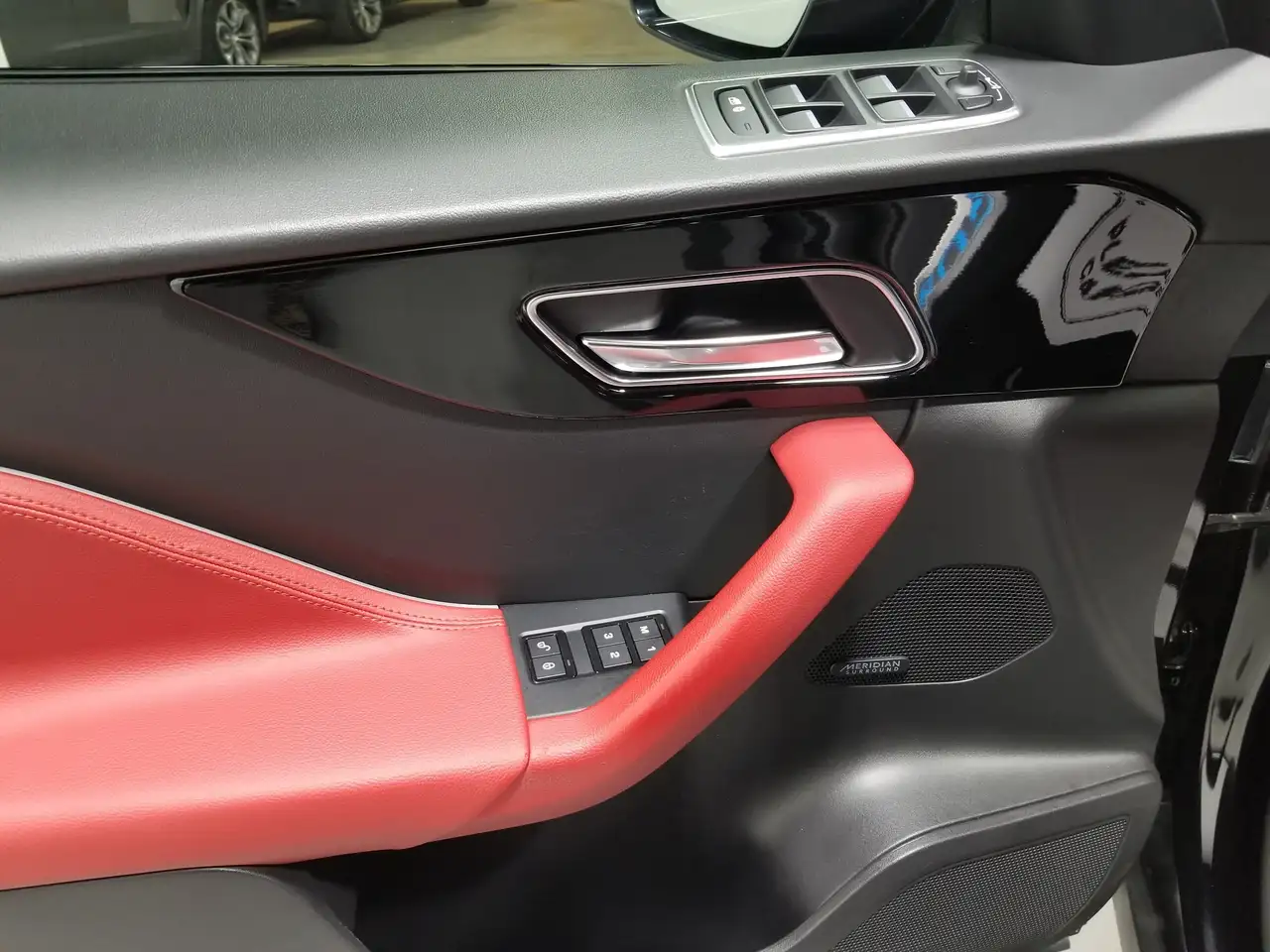Jaguar F-Pace снимка Jaguar F-Pace