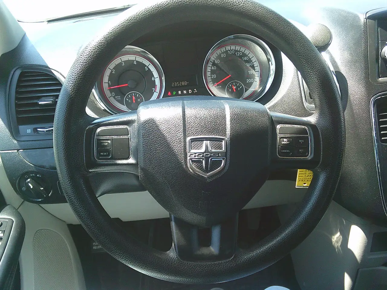 Dodge Grand Caravan снимка Dodge Grand Caravan