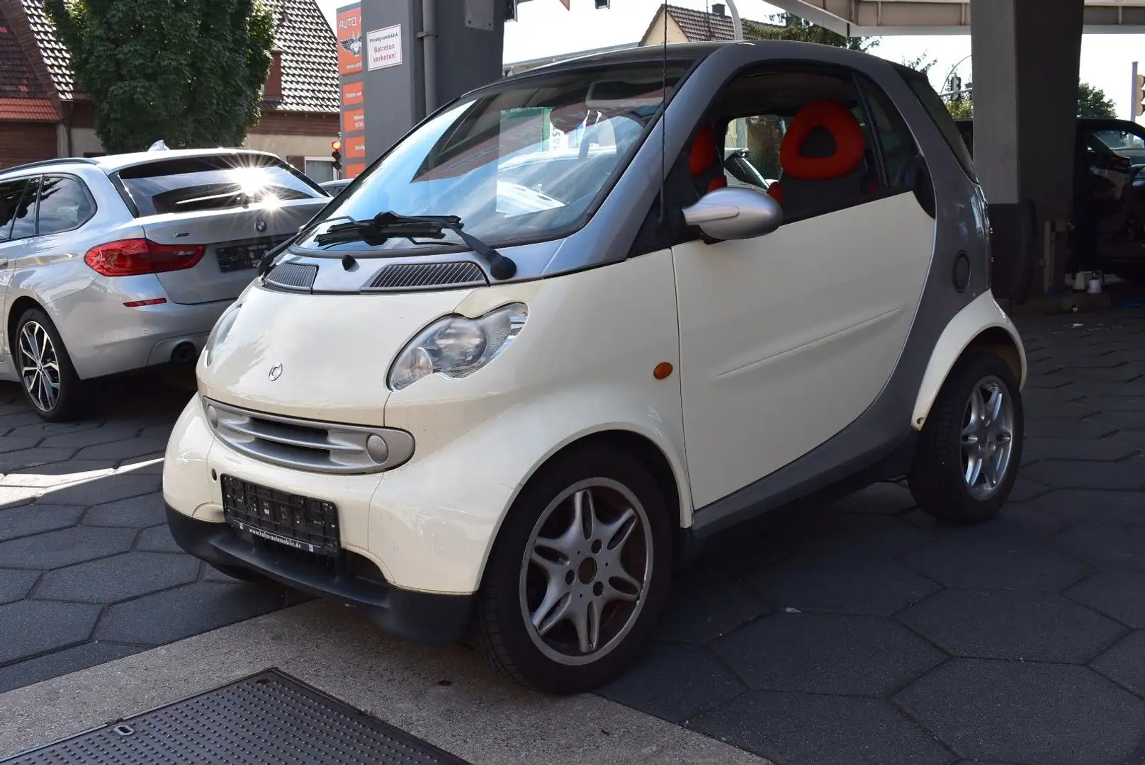 smart forTwo fortwo coupe Basis Beige - 1