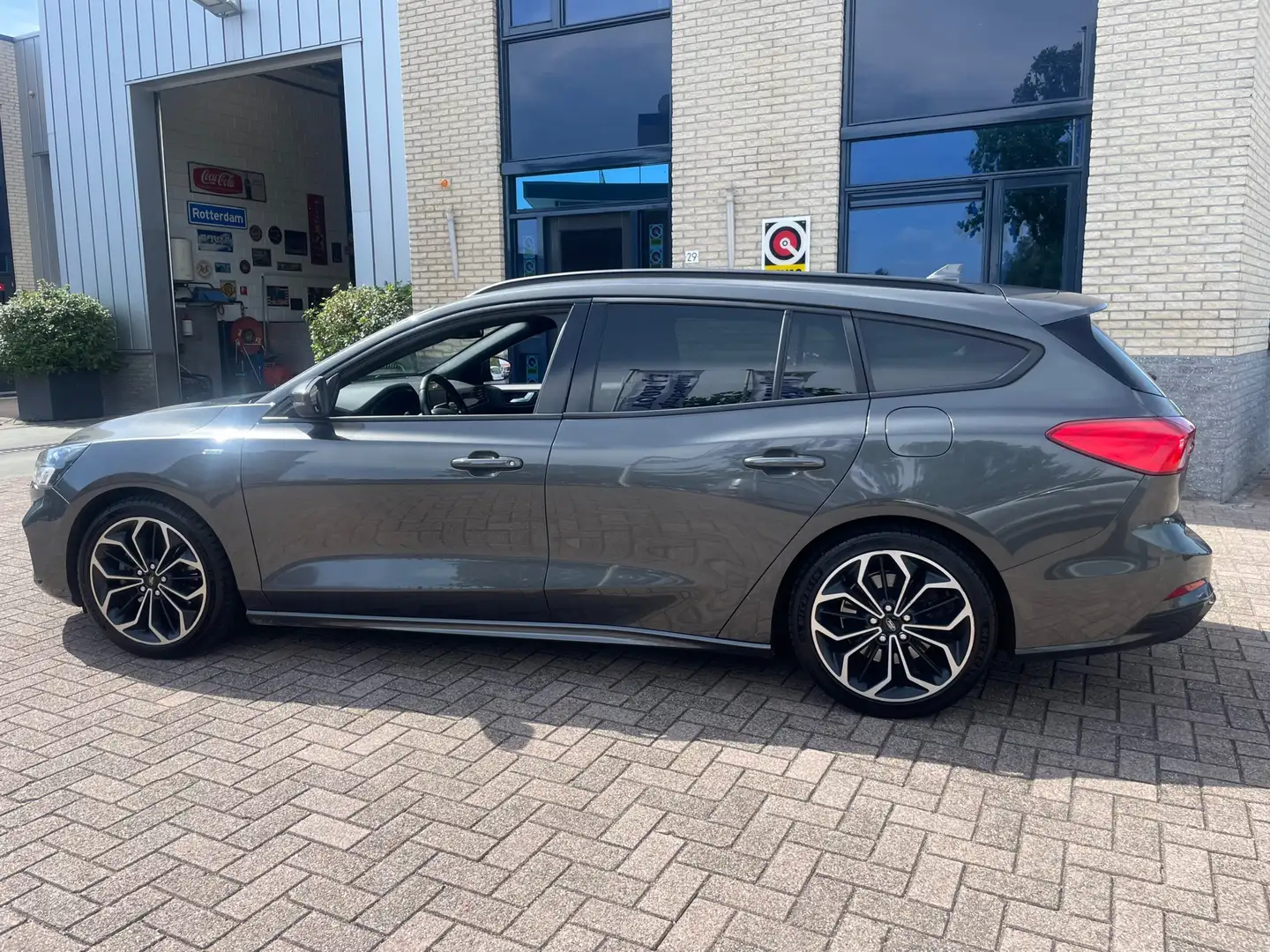 Ford Focus Wagon 1.5 EcoBoost ST Line Business-NAV-CAM-PDC Grau - 2