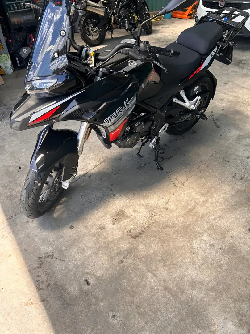 Benelli TRK 251 Noir - 2
