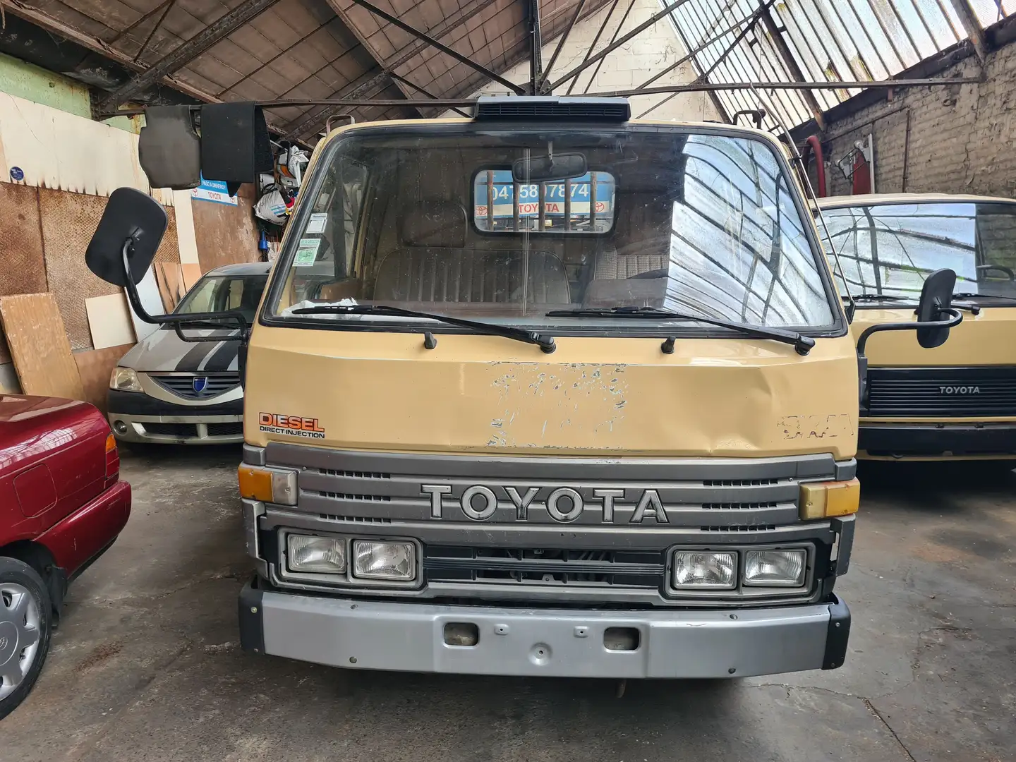 Toyota Dyna DYNA 250 -  BU84L MDDTW3.5  - 11 B Béžová - 2