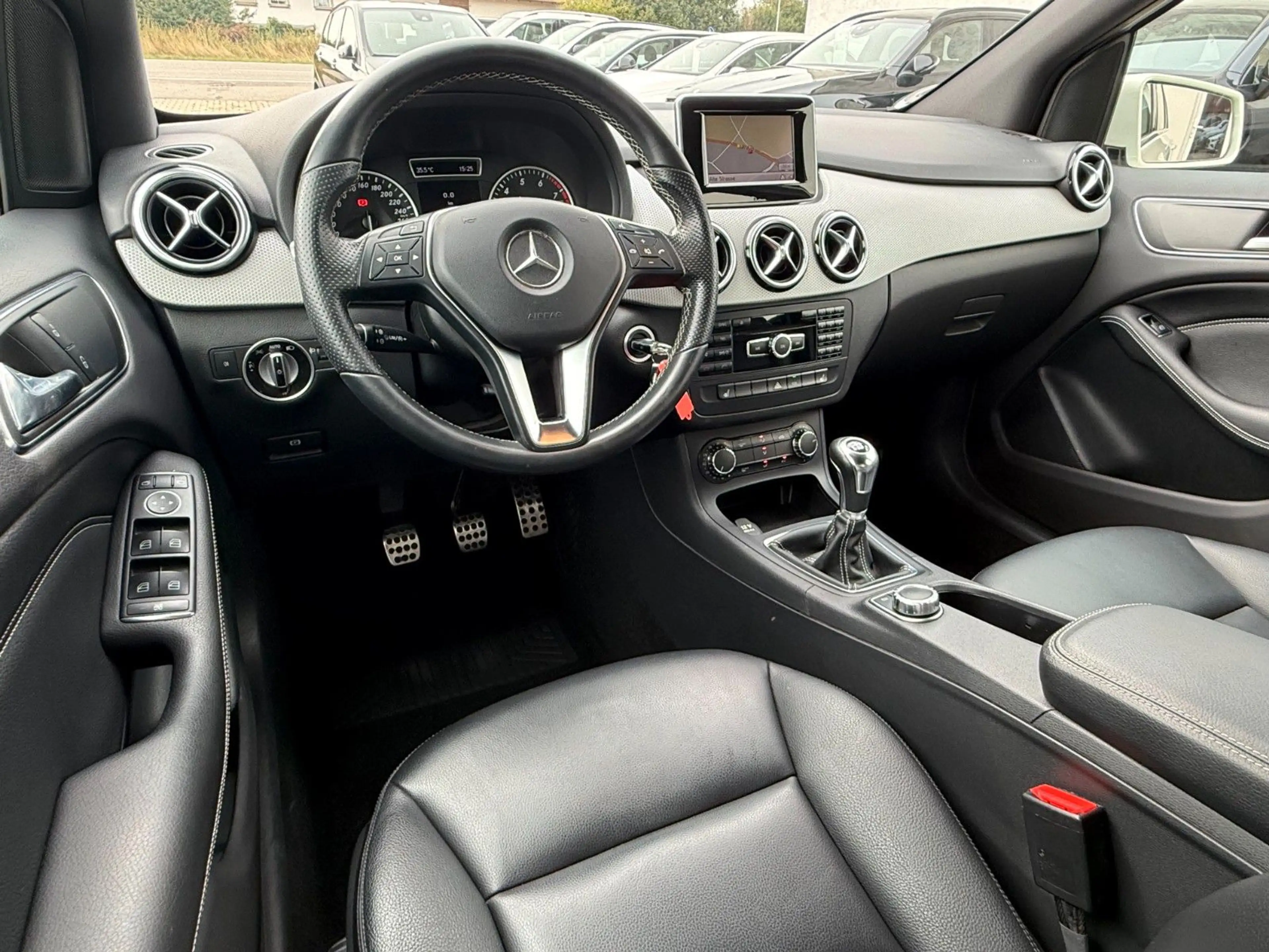 Mercedes-Benz B 180 *NAVI*TEMP*KLIMA*PDC*SHZ*LEDER*BLUETOOTH* — photo 10